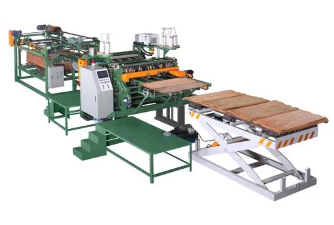 Plywood Cutting Saw machine